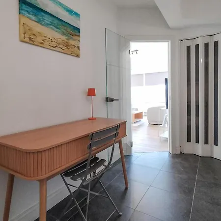 Front In Lägenhet *